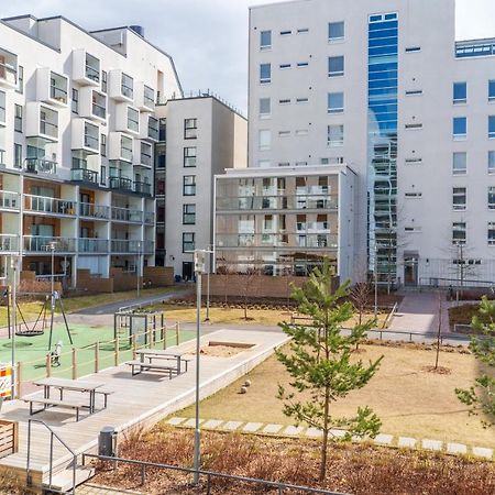 Iso Aurinkoinen Parveke Ja Hyvaet Yhteydet Lejlighed Helsinki Eksteriør billede